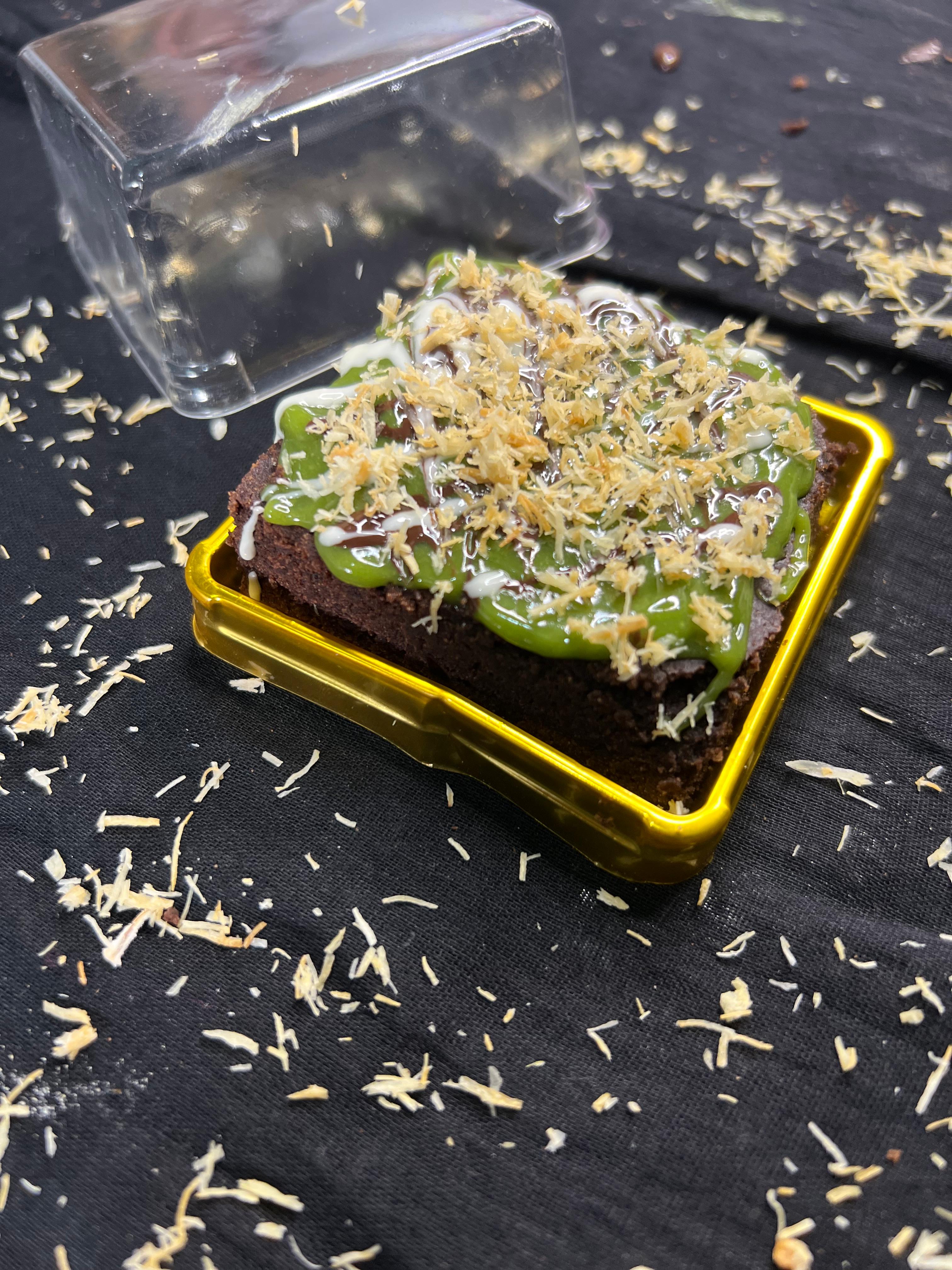 Pistachio Royale